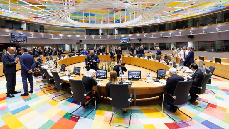 Bruxelles în alertă: Uniunea Europeană explorează opțiuni pentru sprijinul lichidităților bancare 1 bruxelles ul se pregateste pentru un posibil nou soc bancar ue cauta solutii pentru lichiditatile institutiilor de credit 6a325000c9027