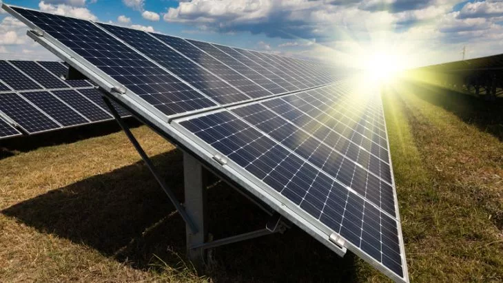 OMV Petrom a aprobat investiția de 300 de milioane de euro într-un proiect solar ambițios în Bulgaria 1 omv petrom a luat decizia finala de investitie pentru un proiect solar de 300 mil euro din bulgaria 6a313cc3a2d4b
